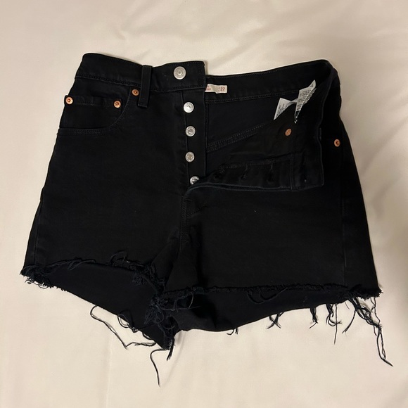 Levi’s high rise rib cage short (size 27) - Picture 2 of 4